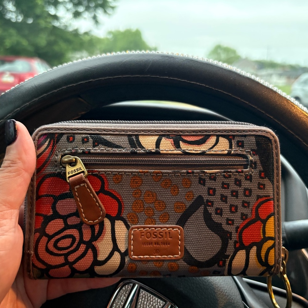 Fossil Women's Floral Wallet - Brown and Red